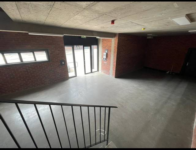 416M² WAREHOUSE TO LET IN RIVERSANDS
